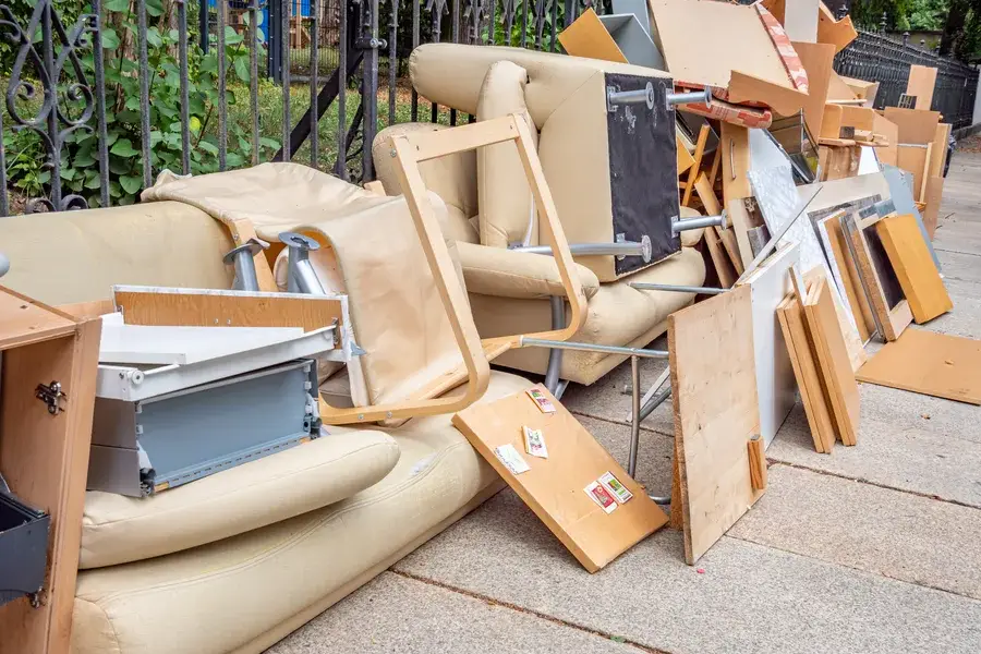 Furniture Removal Solutions For Apartment Moves Eagle Point, OR Furniture Removal Solutions For Apartment Moves Eagle Point, OR