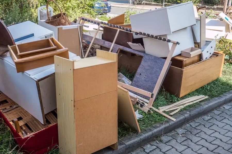 Furniture Removal Solutions For Apartment Moves in Eagle Point, OR Furniture Removal Solutions For Apartment Moves in Eagle Point, OR